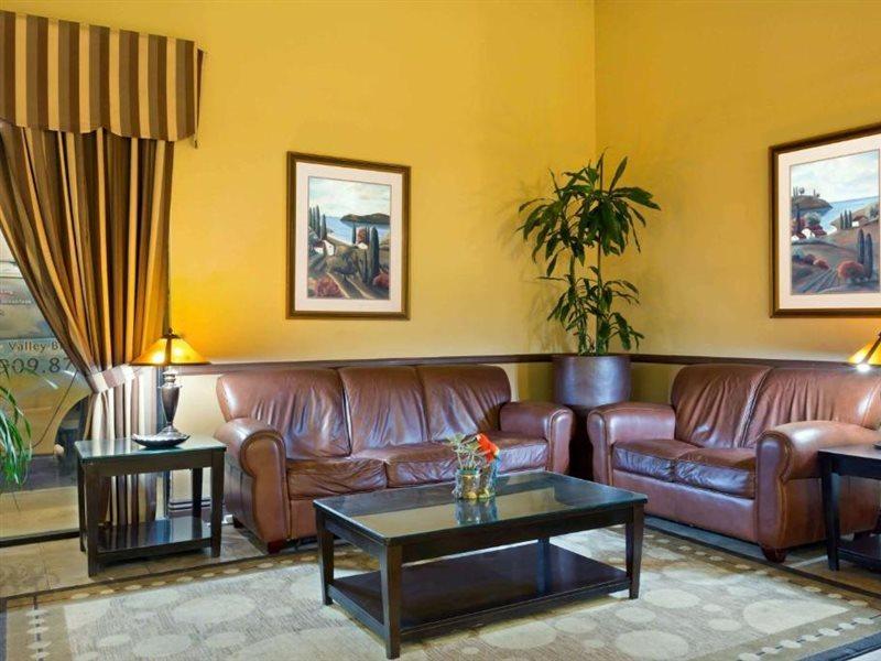 Days Inn By Wyndham Fontana / Rialto Bloomington Exteriér fotografie