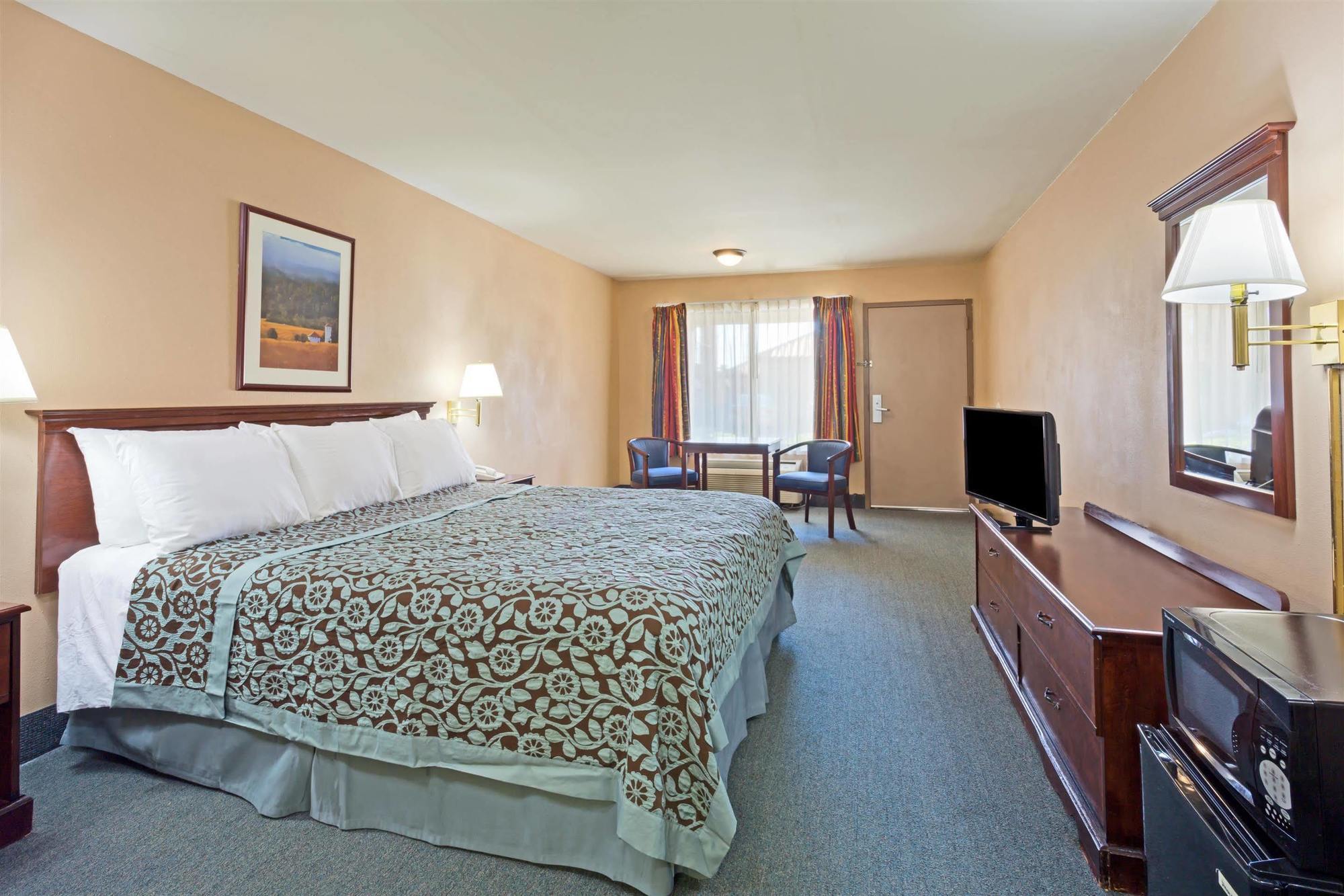 Days Inn By Wyndham Fontana / Rialto Bloomington Exteriér fotografie